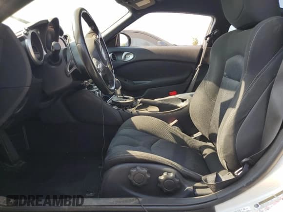 ✅ 2013 Nissan 370Z • VIN: JN1AZ4EHXDM880884 • Лот: 68949795. Опубликован ранее на Copart с пробегом 84 044 миль. Бесплатный доступ к архиву аукционных продаж из США и подробный отчёт об истории автомобиля на DreamBid. Изображение 7.