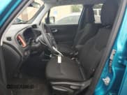 ✅ 2019 Jeep Renegade Sport • VIN: ZACNJBAB7KPK48352 • Lot: 81769845. Wystawiony na Copart z przebiegiem 64 109 mil. Bezpłatny archiwum sprzedaży aukcyjnych z USA i szczegółowy raport historii pojazdu na DreamBid. Zdjęcie 7.