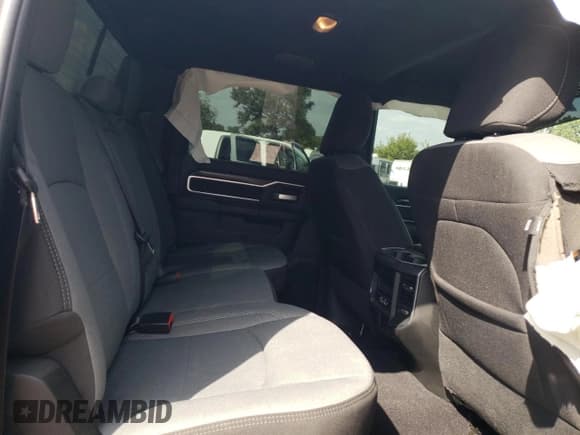 ✅ 2024 Ram 2500 Big Horn • VIN: 3C6UR5DL7RG298829 • Lot: 84403985. Wystawiony na Copart z przebiegiem 6 990 mil. Bezpłatny archiwum sprzedaży aukcyjnych z USA i szczegółowy raport historii pojazdu na DreamBid. Zdjęcie 10.