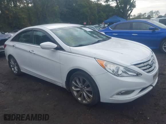 2013 Hyundai Sonata SE z VIN 5NPEC4ACXDH802979, wystawiony jako IAAI lot #43427784 z przebiegiem 106 031 mil mil oraz . Historia ofert i sprzedaży dostępna na DreamBid. Obrazek 1.