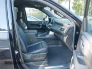 ✅ 2021 Chevrolet Suburban LT • VIN: 1GNSKCKD1MR382911 • Lot: 43016739. Wystawiony na IAAI z przebiegiem 210 049 mil. Bezpłatny archiwum sprzedaży aukcyjnych z USA i szczegółowy raport historii pojazdu na DreamBid. Zdjęcie 5.