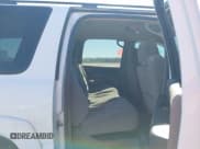 ✅ 2003 Chevrolet Suburban LT • VIN: 3GNGK26G73G226245 • Лот: 41672419. Опубликован ранее на IAAI с пробегом 179 253 миль. Бесплатный доступ к архиву аукционных продаж из США и подробный отчёт об истории автомобиля на DreamBid. Изображение 8.