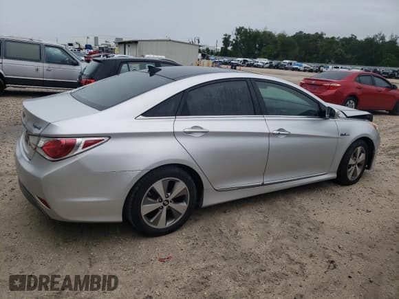 ✅ 2012 Hyundai Sonata Hybrid • VIN: KMHEC4A4XCA023446 • Lot: 74280594. Listed on Copart with 232,330 mi. Free auction sales archive from the USA and detailed vehicle history report at DreamBid. Image 3.