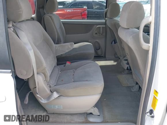 ✅ 2005 Toyota Sienna CE • VIN: 5TDZA23C55S238193 • Lot: 42804041. Listed on IAAI with 239,042 mi. Free auction sales archive from the USA and detailed vehicle history report at DreamBid. Image 8.