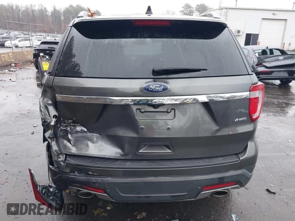 ✅ 2018 Ford Explorer XLT • VIN: 1FM5K8D87JGB50223 • Lot: 43703413. Wystawiony na IAAI z przebiegiem 72 438 mil. Bezpłatny archiwum sprzedaży aukcyjnych z USA i szczegółowy raport historii pojazdu na DreamBid. Zdjęcie 16.