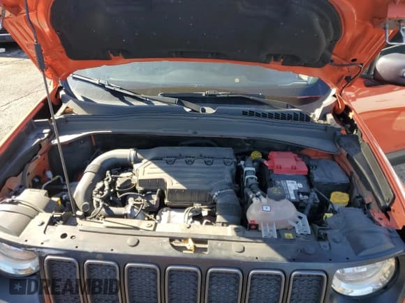 ✅ 2021 Jeep Renegade Trailhawk • VIN: ZACNJDC12MPM23397 • Lot: 90872135. Wystawiony na Copart z przebiegiem 40 524 mil. Bezpłatny archiwum sprzedaży aukcyjnych z USA i szczegółowy raport historii pojazdu na DreamBid. Zdjęcie 13.