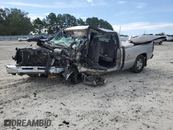 ✅ 2004 Chevrolet Silverado 1500 LS • VIN: 2GCEC19V941155772 • Лот: 71038174. Опубликован ранее на Copart с пробегом Не указан. Бесплатный доступ к архиву аукционных продаж из США и подробный отчёт об истории автомобиля на DreamBid. Изображение 1.