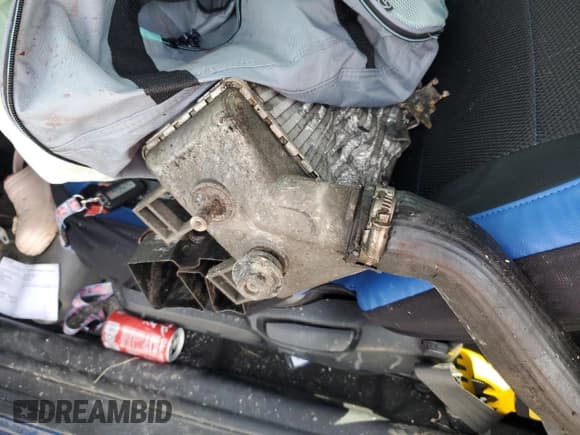 ✅ 2016 Hyundai Veloster Turbo Rally Edition • VIN: KMHTC6AE9GU261031 • Lot: 47221725. Wystawiony na Copart z przebiegiem Nie podano. Bezpłatny archiwum sprzedaży aukcyjnych z USA i szczegółowy raport historii pojazdu na DreamBid. Zdjęcie 13.