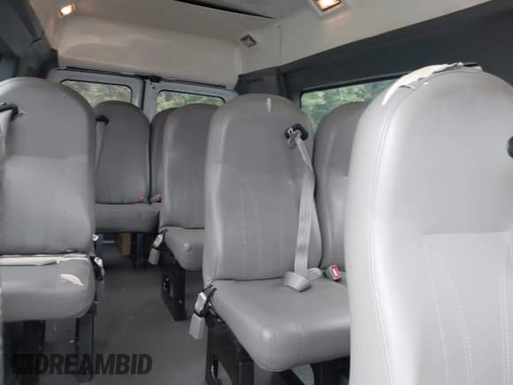 ✅ 2014 Ford Econoline Cargo Commercial • VIN: 1FTNS2EW0EDA98374 • Lot: 43121075. Wystawiony na IAAI z przebiegiem 159 540 mil. Bezpłatny archiwum sprzedaży aukcyjnych z USA i szczegółowy raport historii pojazdu na DreamBid. Zdjęcie 8.