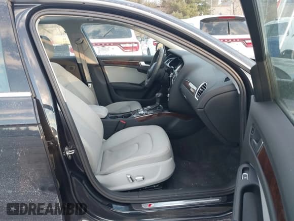 ✅ 2014 Audi A4 Premium Plus • VIN: WAUFFAFL2EA128108 • Lot: 41411890. Listed on IAAI with 22,710 mi. Free auction sales archive from the USA and detailed vehicle history report at DreamBid. Image 5.