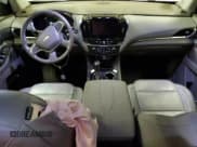 ✅ 2019 Chevrolet Traverse LT • VIN: 1GNEVHKW7KJ194070 • Lot: 82899193. Wystawiony na Copart z przebiegiem 93 469 mil. Bezpłatny archiwum sprzedaży aukcyjnych z USA i szczegółowy raport historii pojazdu na DreamBid. Zdjęcie 8.