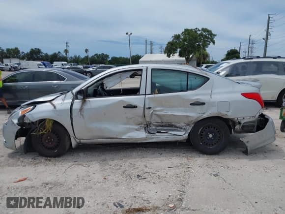 ✅ 2015 Nissan Versa S • VIN: 3N1CN7AP6FL815224 • Лот: 42805603. Опубликован ранее на IAAI с пробегом Не указан. Бесплатный доступ к архиву аукционных продаж из США и подробный отчёт об истории автомобиля на DreamBid. Изображение 14.