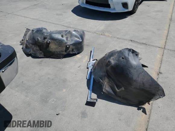 ✅ 2012 Chevrolet Silverado 2500HD LT • VIN: 1GC1KXC8XCF240442 • Лот: 60164155. Опубликован ранее на Copart с пробегом 99 920 миль. Бесплатный доступ к архиву аукционных продаж из США и подробный отчёт об истории автомобиля на DreamBid. Изображение 12.