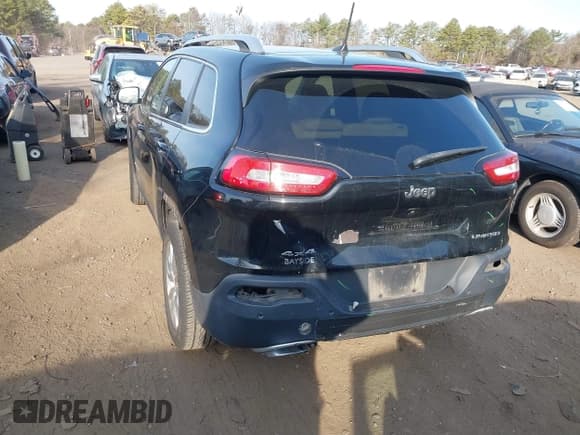 ✅ 2017 Jeep Cherokee Limited • VIN: 1C4PJMDS3HW562028 • Lot: 41786590. Wystawiony na IAAI z przebiegiem 80 589 mil. Bezpłatny archiwum sprzedaży aukcyjnych z USA i szczegółowy raport historii pojazdu na DreamBid. Zdjęcie 6.