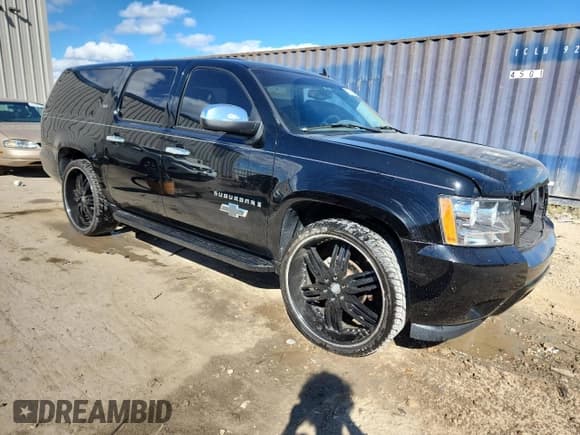 ✅ 2008 Chevrolet Suburban 1LT • VIN: 1GNFK16338J114793 • Lot: 70915985. Wystawiony na Copart z przebiegiem 235 245 mil. Bezpłatny archiwum sprzedaży aukcyjnych z USA i szczegółowy raport historii pojazdu na DreamBid. Zdjęcie 4.