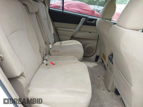 ✅ 2010 Toyota Highlander Sport • VIN: 5TDXK3EH4AS003555 • Lot: 42219422. Wystawiony na IAAI z przebiegiem 209 916 mil. Bezpłatny archiwum sprzedaży aukcyjnych z USA i szczegółowy raport historii pojazdu na DreamBid. Zdjęcie 8.