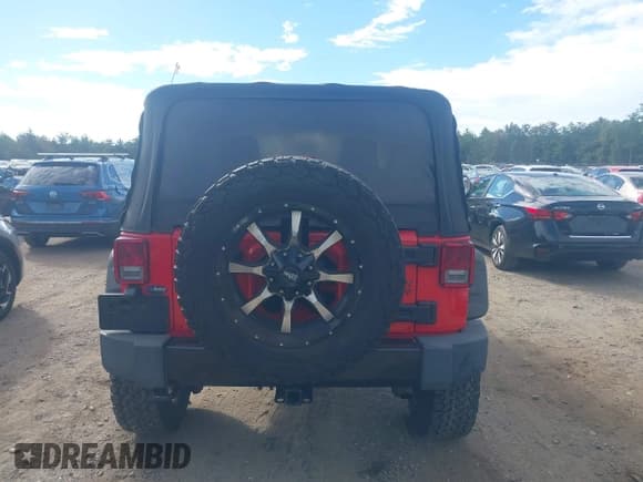 ✅ 2014 Jeep Wrangler Sport • VIN: 1C4AJWAG4EL322761 • Lot: 43222275. Wystawiony na IAAI z przebiegiem 126 980 mil. Bezpłatny archiwum sprzedaży aukcyjnych z USA i szczegółowy raport historii pojazdu na DreamBid. Zdjęcie 17.