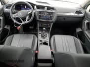 ✅ 2022 Volkswagen Tiguan SE • VIN: 3VV2B7AX5NM075015 • Lot: 90221185. Listed on Copart with 28,403 mi. Free auction sales archive from the USA and detailed vehicle history report at DreamBid. Image 8.