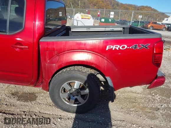 2012 Nissan Frontier SL z VIN 1N6AD0EV3CC445474, wystawiony jako IAAI lot #43616070 z przebiegiem 226 537 mil mil oraz . Historia ofert i sprzedaży dostępna na DreamBid. Obrazek 6.