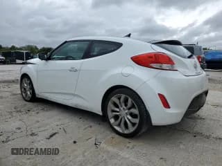 ✅ 2015 Hyundai Veloster • VIN: KMHTC6AD7FU233590 • Lot: 73232414. Wystawiony na Copart z przebiegiem 109 808 mil. Bezpłatny archiwum sprzedaży aukcyjnych z USA i szczegółowy raport historii pojazdu na DreamBid. Zdjęcie 2.