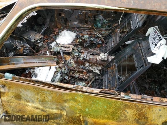 ✅ 1981 Pontiac Firebird • VIN: 1G2AW87W4BN120809 • Lot: 45333155. Wystawiony na Copart z przebiegiem Nie podano. Bezpłatny archiwum sprzedaży aukcyjnych z USA i szczegółowy raport historii pojazdu na DreamBid. Zdjęcie 7.