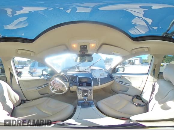 ✅ 2015 Volvo XC60 T6 • VIN: YV4902RK7F2721613 • Lot: 84951055. Listed on Copart with 156,626 mi. Free auction sales archive from the USA and detailed vehicle history report at DreamBid. Image 16.