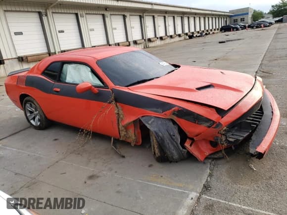 ✅ 2019 Dodge Challenger SXT • VIN: 2C3CDZAGXKH727506 • Lot: 63146264. Wystawiony na Copart z przebiegiem 119 451 mil. Bezpłatny archiwum sprzedaży aukcyjnych z USA i szczegółowy raport historii pojazdu na DreamBid. Zdjęcie 4.