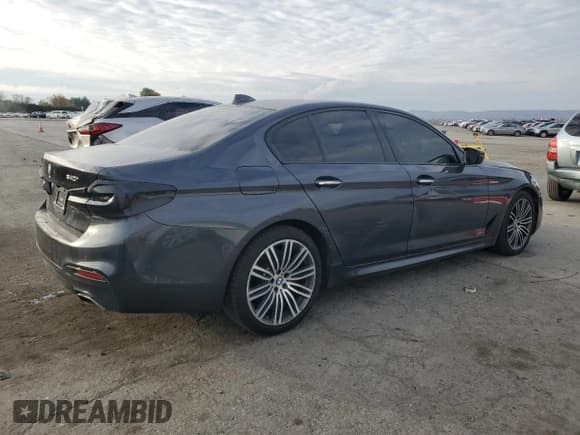 ✅ 2018 BMW 5 Series 540i xDrive • VIN: WBAJE7C58JWC55211 • Лот: 91174425. Опубликован ранее на Copart с пробегом 52 873 миль. Бесплатный доступ к архиву аукционных продаж из США и подробный отчёт об истории автомобиля на DreamBid. Изображение 3.