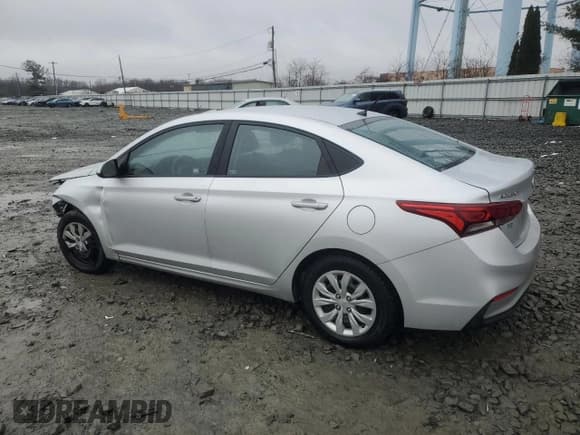 ✅ 2021 Hyundai Accent SE • VIN: 3KPC24A62ME128433 • Лот: 43049585. Опубликован ранее на Copart с пробегом 77 514 миль. Бесплатный доступ к архиву аукционных продаж из США и подробный отчёт об истории автомобиля на DreamBid. Изображение 2.