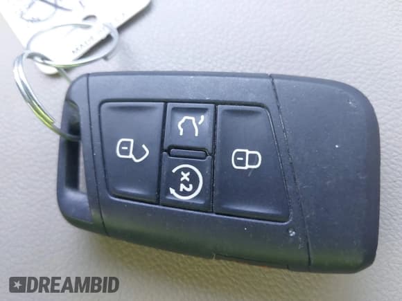 ✅ 2018 Volkswagen Atlas SE • VIN: 1V2DR2CA5JC521950 • Lot: 42057467. Wystawiony na IAAI z przebiegiem 99 750 mil. Bezpłatny archiwum sprzedaży aukcyjnych z USA i szczegółowy raport historii pojazdu na DreamBid. Zdjęcie 11.