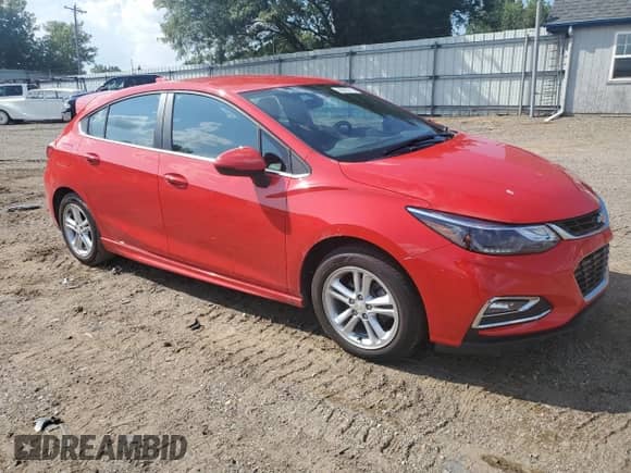 2017 Chevrolet Cruze LT z VIN 3G1BE6SM9HS580567, wystawiony jako Copart lot #68833115 z przebiegiem 40 005 mil mil oraz Szkoda całkowita • Salvage title. Historia ofert i sprzedaży dostępna na DreamBid. Obrazek 4.