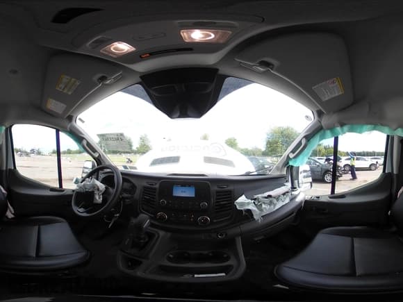 ✅ 2023 Ford Transit • VIN: 1FTYE2Y80PKA65746 • Lot: 43025363. Wystawiony na IAAI z przebiegiem 48 016 mil. Bezpłatny archiwum sprzedaży aukcyjnych z USA i szczegółowy raport historii pojazdu na DreamBid. Zdjęcie 18.