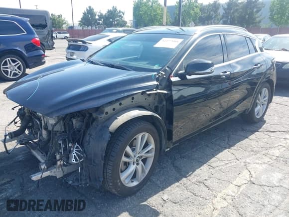 ✅ 2018 Infiniti QX30 Premium • VIN: SJKCH5CP9JA004522 • Lot: 42277008. Listed on IAAI with 81,618 mi. Free auction sales archive from the USA and detailed vehicle history report at DreamBid. Image 2.