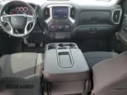 ✅ 2021 Chevrolet Silverado 1500 RST • VIN: 1GCUYEET7MZ349037 • Lot: 68243265. Wystawiony na Copart z przebiegiem 69 411 mil. Bezpłatny archiwum sprzedaży aukcyjnych z USA i szczegółowy raport historii pojazdu na DreamBid. Zdjęcie 8.