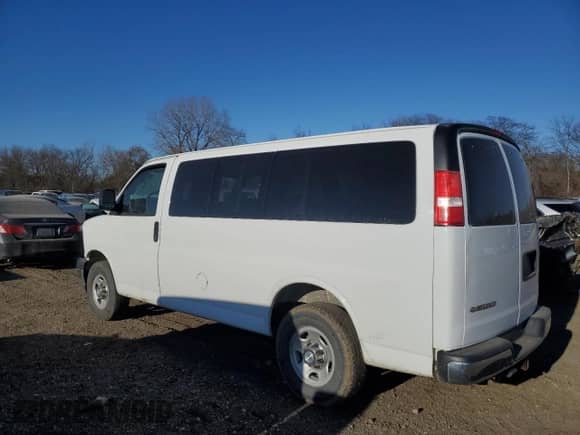2017 Chevrolet Express Passenger LT с VIN 1GAWGFFF3H1253848, выставлен на аукционе Copart как лот 82126664 с пробегом Не указан миль и Списание • Salvage title. История ставок и продаж доступна на DreamBid. Изображение 2.