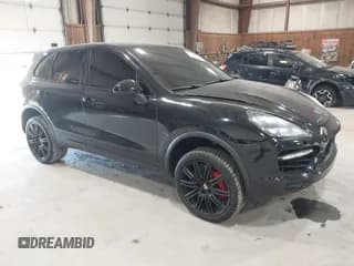 ✅ 2013 Porsche Cayenne Turbo • VIN: WP1AC2A28DLA91450 • Lot: 41887111. Wystawiony na IAAI z przebiegiem 93 090 mil. Bezpłatny archiwum sprzedaży aukcyjnych z USA i szczegółowy raport historii pojazdu na DreamBid. Zdjęcie 1.