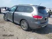 ✅ 2015 Nissan Pathfinder SV • VIN: 5N1AR2MM1FC677029 • Lot: 41791507. Wystawiony na IAAI z przebiegiem Nie podano. Bezpłatny archiwum sprzedaży aukcyjnych z USA i szczegółowy raport historii pojazdu na DreamBid. Zdjęcie 3.