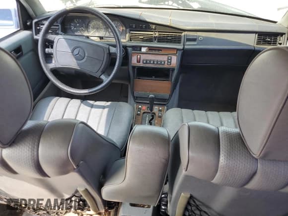✅ 1986 Mercedes-Benz 190 E • VIN: WDBDA24D4GF155793 • Lot: 68599054. Listed on Copart with 193,233 mi. Free auction sales archive from the USA and detailed vehicle history report at DreamBid. Image 8.