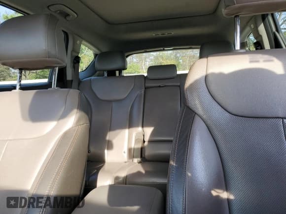 ✅ 2019 Hyundai Santa Fe Ultimate • VIN: 5NMS5CAD4KH005007 • Lot: 84243575. Listed on Copart with 88,097 mi. Free auction sales archive from the USA and detailed vehicle history report at DreamBid. Image 10.