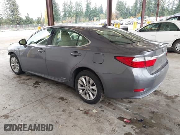 ✅ 2013 Lexus ES 300h • VIN: JTHBW1GG0D2022878 • Lot: 43577996. Listed on IAAI with 79,964 mi. Free auction sales archive from the USA and detailed vehicle history report at DreamBid. Image 3.