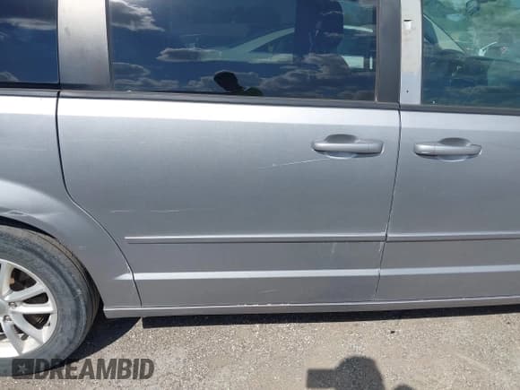 ✅ 2016 Dodge Grand Caravan SXT • VIN: 2C4RDGCG8GR381450 • Lot: 43227616. Wystawiony na IAAI z przebiegiem 119 940 mil. Bezpłatny archiwum sprzedaży aukcyjnych z USA i szczegółowy raport historii pojazdu na DreamBid. Zdjęcie 6.