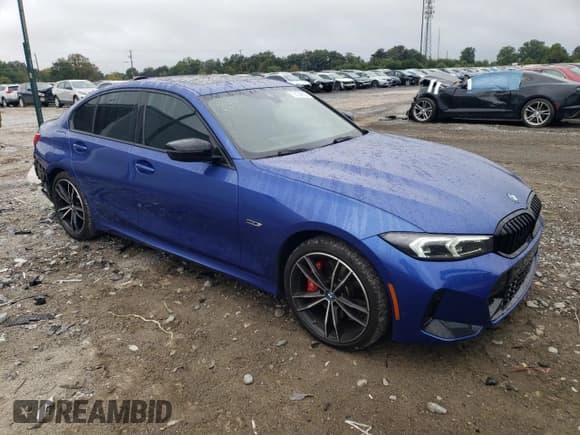 ✅ 2023 BMW 3 Series 330e • VIN: 3MW39FF01P8D06750 • Lot: 72102855. Wystawiony na Copart z przebiegiem 15 731 mil. Bezpłatny archiwum sprzedaży aukcyjnych z USA i szczegółowy raport historii pojazdu na DreamBid. Zdjęcie 4.
