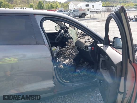 ✅ 2017 Jaguar F-Pace 35t Premium • VIN: SADCJ2BV5HA492856 • Lot: 43362730. Wystawiony na IAAI z przebiegiem Nie podano. Bezpłatny archiwum sprzedaży aukcyjnych z USA i szczegółowy raport historii pojazdu na DreamBid. Zdjęcie 5.