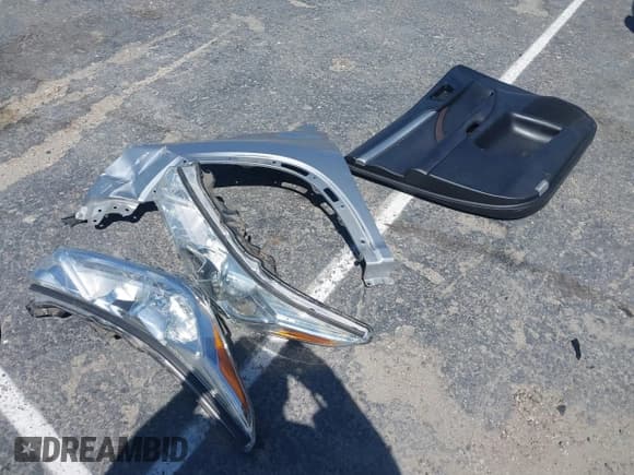 ✅ 2017 Toyota Highlander LE • VIN: 5TDZZRFH3HS188262 • Lot: 41976037. Wystawiony na IAAI z przebiegiem 112 777 mil. Bezpłatny archiwum sprzedaży aukcyjnych z USA i szczegółowy raport historii pojazdu na DreamBid. Zdjęcie 18.