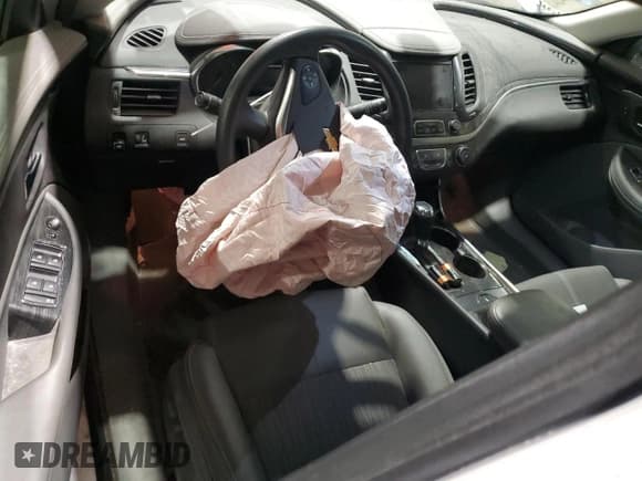 ✅ 2019 Chevrolet Impala LS • VIN: 1G11X5S35KU108865 • Lot: 90232035. Wystawiony na Copart z przebiegiem Nie podano. Bezpłatny archiwum sprzedaży aukcyjnych z USA i szczegółowy raport historii pojazdu na DreamBid. Zdjęcie 8.