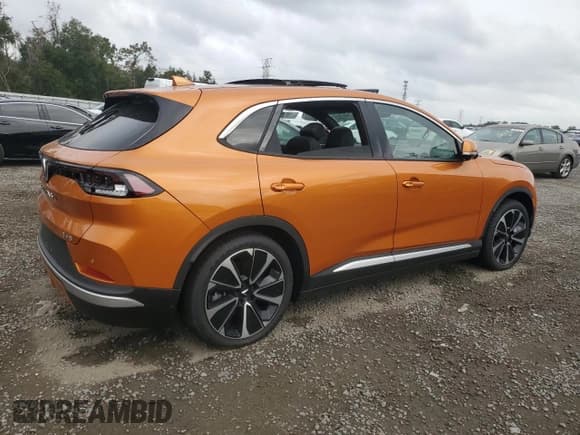 ✅ 2024 VinFast VF 8 Plus • VIN: RLLV1AFA1RH006676 • Lot: 79731464. Wystawiony na Copart z przebiegiem Nie podano. Bezpłatny archiwum sprzedaży aukcyjnych z USA i szczegółowy raport historii pojazdu na DreamBid. Zdjęcie 3.