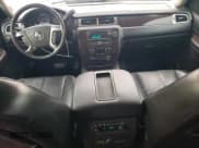 ✅ 2007 GMC Yukon XL • VIN: 1GKFK66887J257419 • Lot: 92952535. Wystawiony na Copart z przebiegiem 236 618 mil. Bezpłatny archiwum sprzedaży aukcyjnych z USA i szczegółowy raport historii pojazdu na DreamBid. Zdjęcie 8.