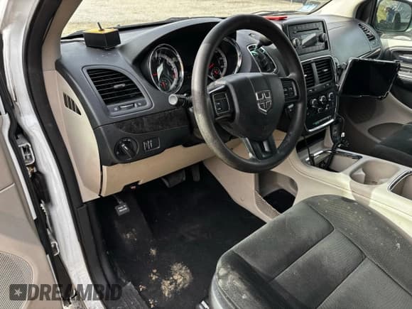 ✅ 2016 Dodge Grand Caravan SXT • VIN: 2C4RDGCG1GR334552 • Лот: 91994505. Опубликован ранее на Copart с пробегом 243 701 миль. Бесплатный доступ к архиву аукционных продаж из США и подробный отчёт об истории автомобиля на DreamBid. Изображение 9.