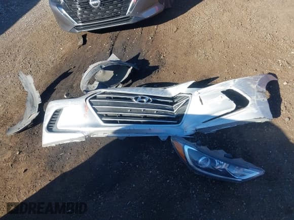 ✅ 2017 Hyundai Elantra SE • VIN: 5NPD74LF3HH200650 • Lot: 43357453. Listed on IAAI with 90,026 mi. Free auction sales archive from the USA and detailed vehicle history report at DreamBid. Image 12.