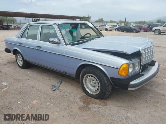 ✅ 1984 Mercedes-Benz 300 D • VIN: WDBAB33A6EA087424 • Lot: 42839094. Listed on IAAI with 337,884 mi. Free auction sales archive from the USA and detailed vehicle history report at DreamBid. Image 1.